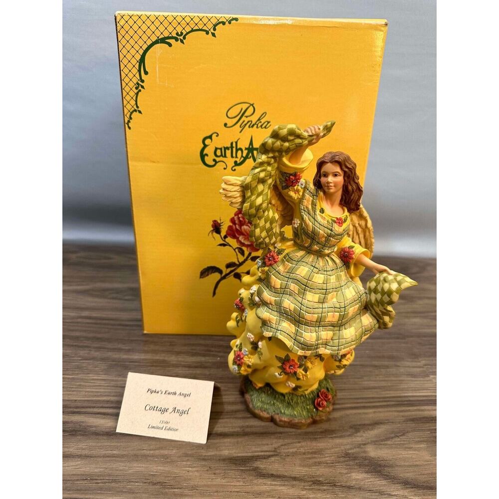 Pipka Earth Angels #13800 "The Cottage Angel" 9" Earth Angel Figurine #2513/5400